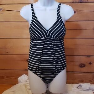 Catalina swimsuit size small 4-6. Black